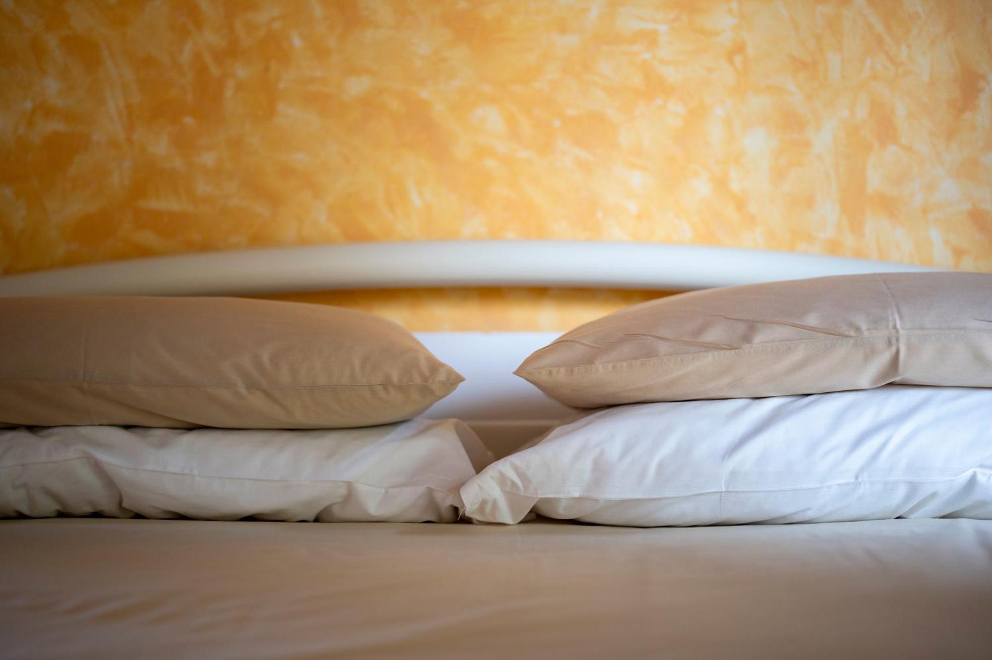 Residenza La Canonica Novilara Bagian luar foto